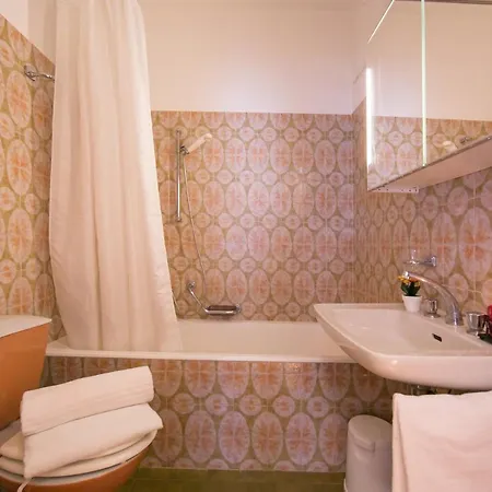 Kiki House - Happy * Лугано