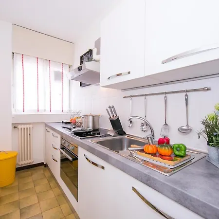 Kiki House For 4 With Balcony & Lift - Happy Appartement *