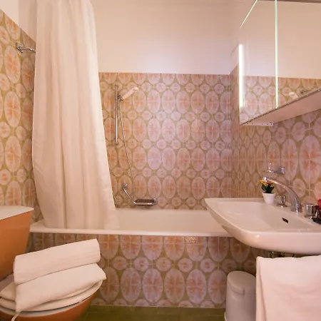 Kiki House For 4 With Balcony & Lift - Happy Lugano