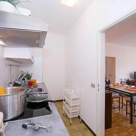Kiki House For 4 With Balcony & Lift - Happy Lugano