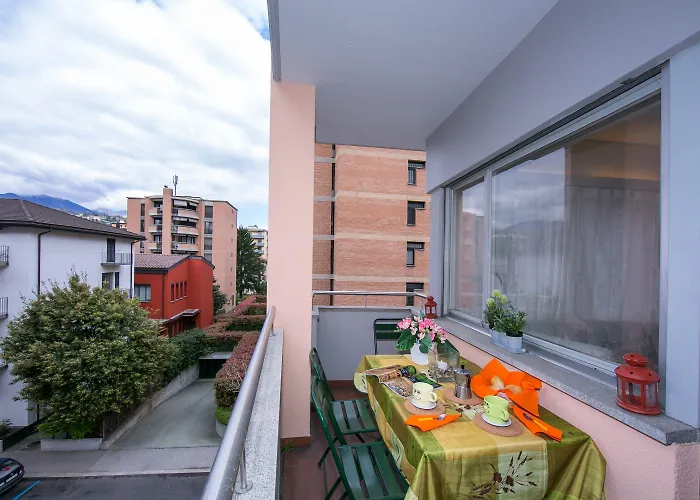 Kiki House - Happy *